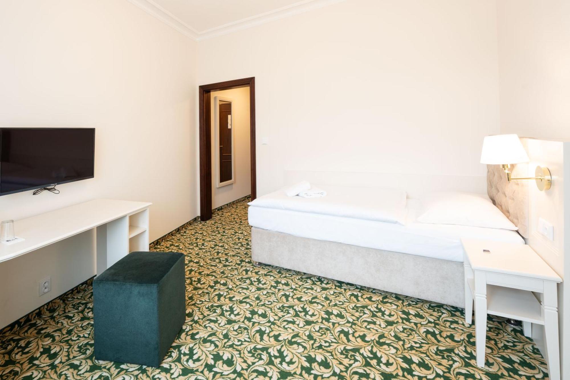 Ea Hotel Elefant Karlovy Vary Extérieur photo