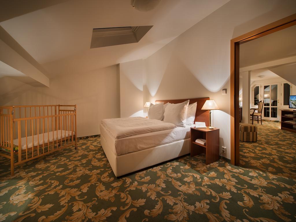Ea Hotel Elefant Karlovy Vary Extérieur photo