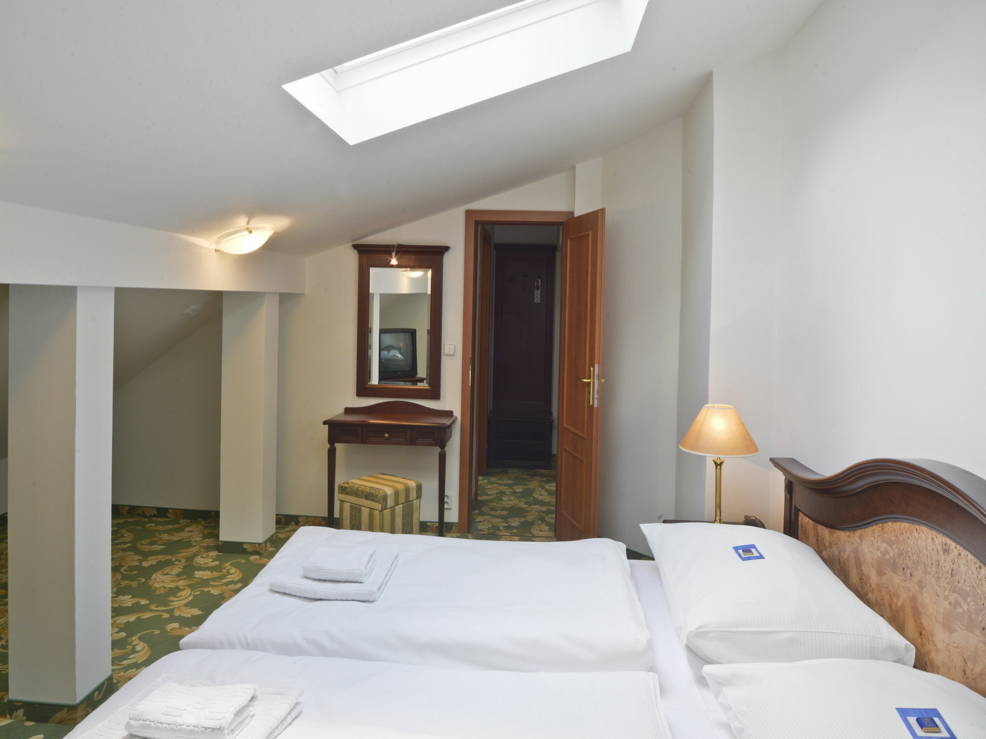 Ea Hotel Elefant Karlovy Vary Extérieur photo